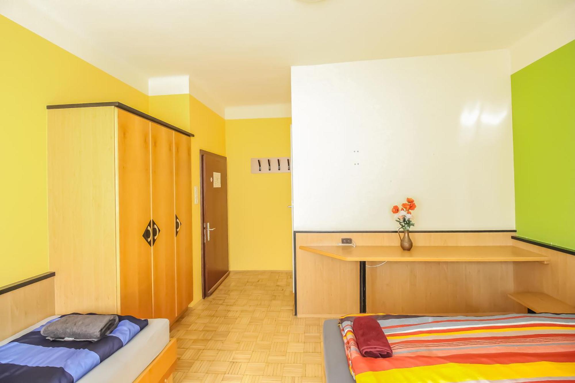 Cozy Rooms - U3 Hutteldorferstrasse Viena Exterior foto