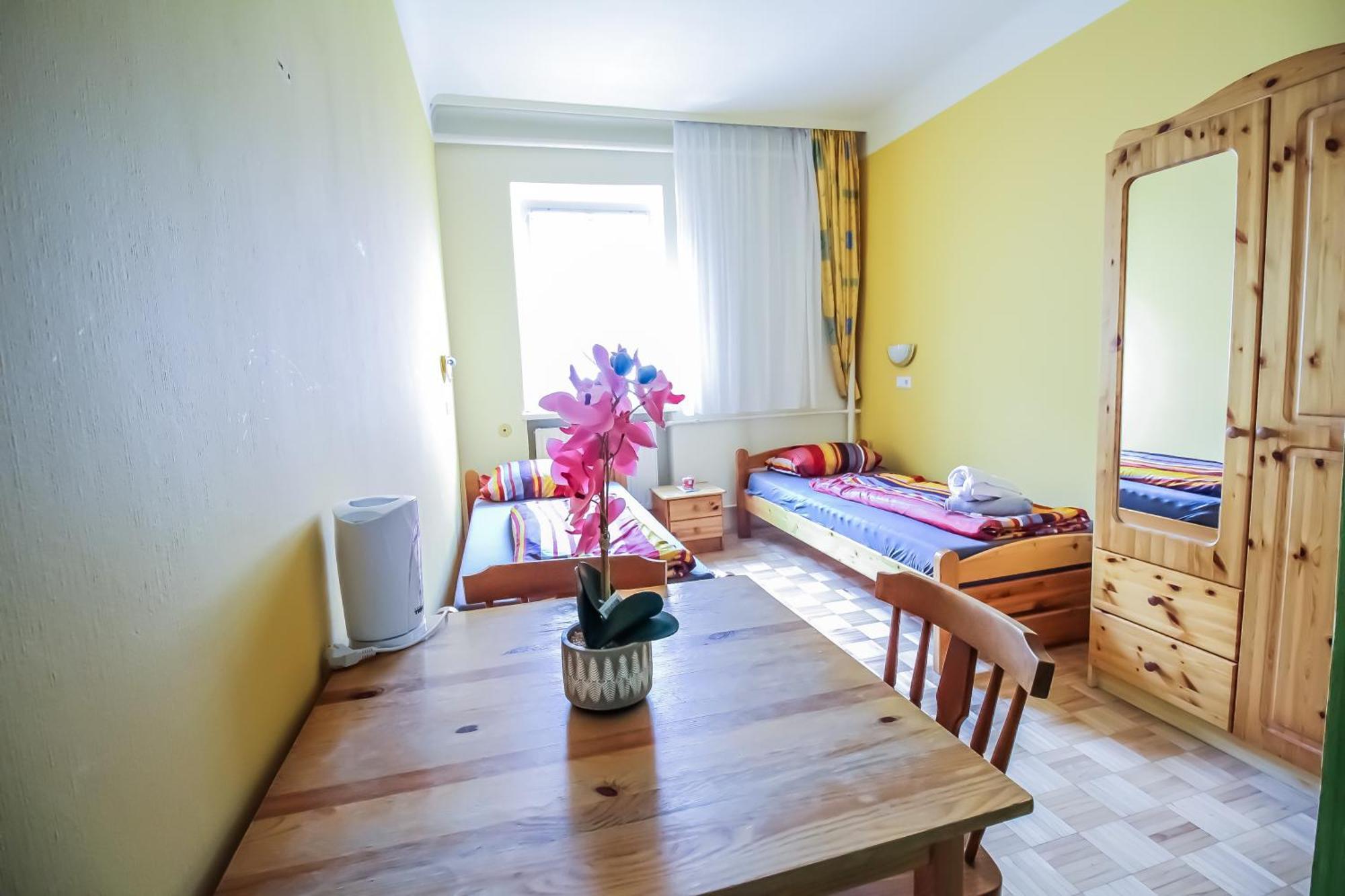 Cozy Rooms - U3 Hutteldorferstrasse Viena Exterior foto
