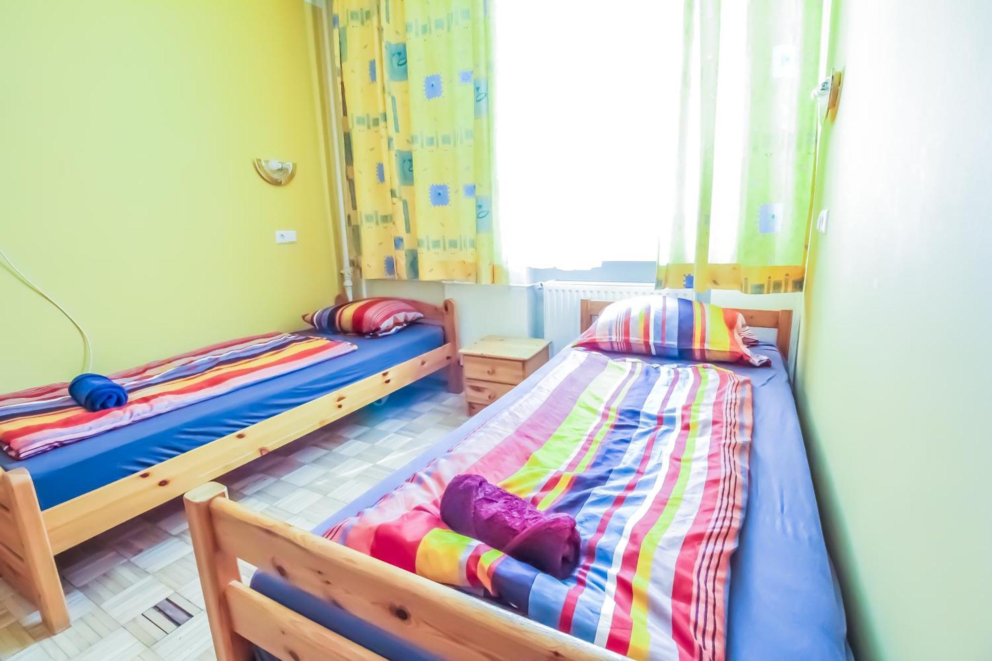 Cozy Rooms - U3 Hutteldorferstrasse Viena Exterior foto