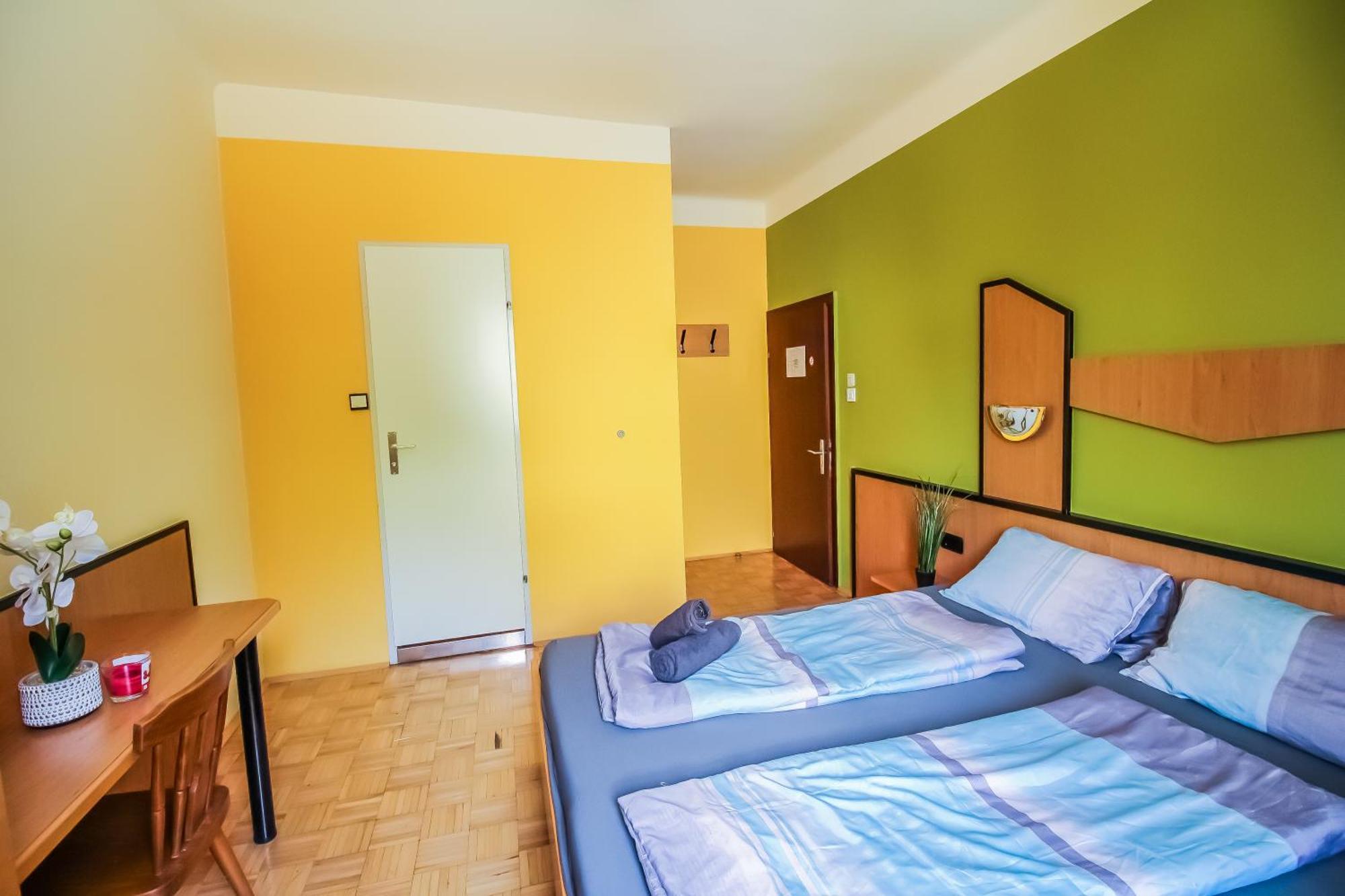 Cozy Rooms - U3 Hutteldorferstrasse Viena Exterior foto