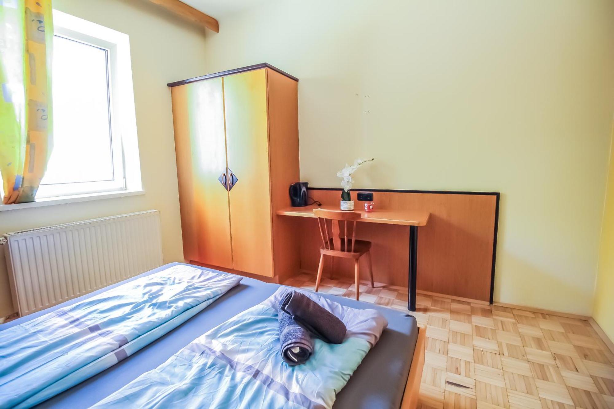 Cozy Rooms - U3 Hutteldorferstrasse Viena Exterior foto