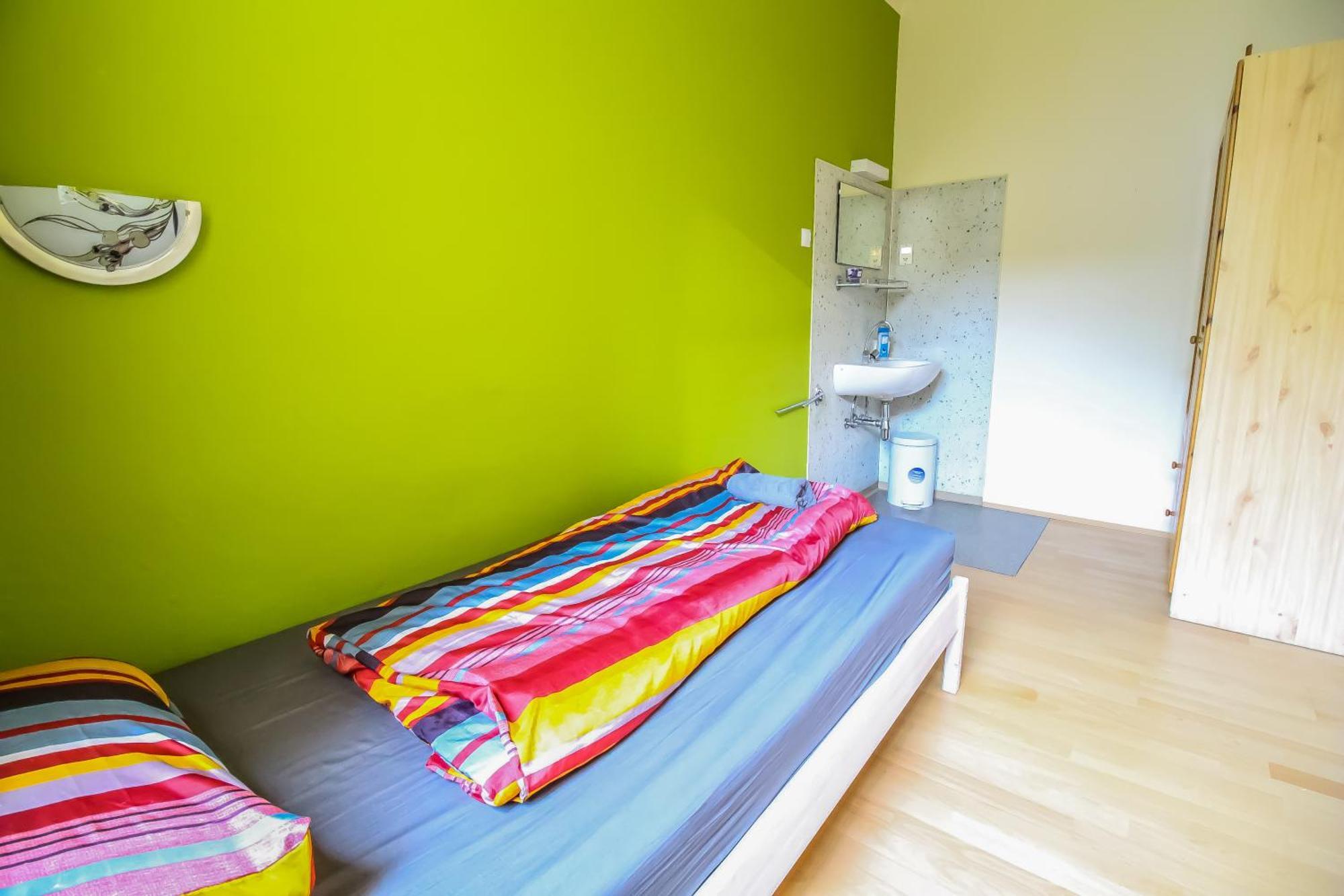 Cozy Rooms - U3 Hutteldorferstrasse Viena Exterior foto